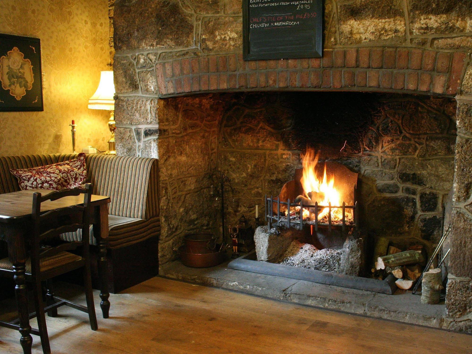 The Globe Inn Chagford Exterior foto