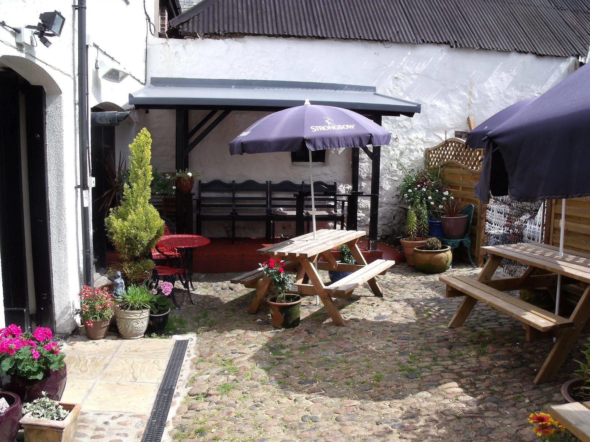 The Globe Inn Chagford Exterior foto